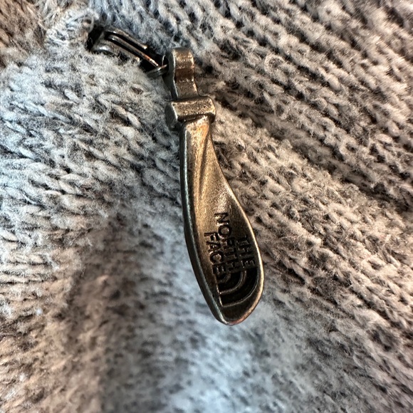 The North Face pull over XS - Picture 2 of 5